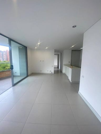 Apartamento de 3 alcobas en arriendo en Loma Del Chocho, Envigado, 102 m² · foto 3 de 9