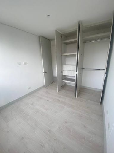 Apartamento de 3 alcobas en arriendo en Loma Del Chocho, Envigado, 102 m² · foto 4 de 9