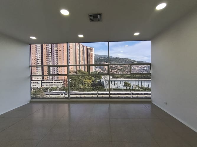 Consultorio en arriendo en Niquia, Bello, 44 m² · foto 2 de 9