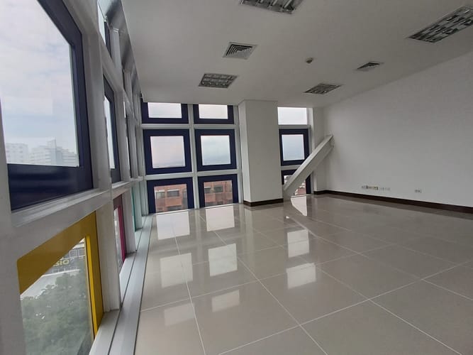 Consultorio en venta en Tequendama, Cali, 30 m² · foto 4 de 11