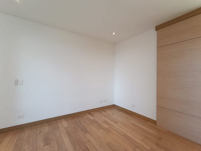 Apartamento de 3 alcobas en arriendo en Las Lomas, Medellín, 170 m² · foto 3 de 20