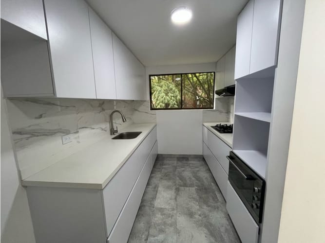 Casa de 3 alcobas en venta en La Frontera, Medellín, 280 m² · foto 3 de 24