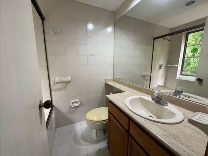 Casa de 3 alcobas en venta en La Frontera, Medellín, 280 m² · foto 22 de 24