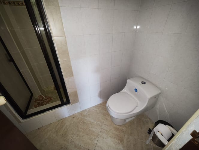 Apartamento de 3 alcobas en arriendo en El Poblado, Medellín, 234 m² · foto 3 de 18