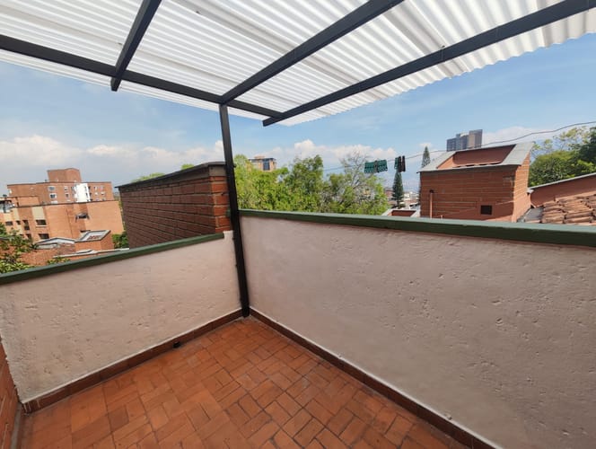 Apartamento de 3 alcobas en arriendo en El Poblado, Medellín, 234 m² · foto 10 de 18