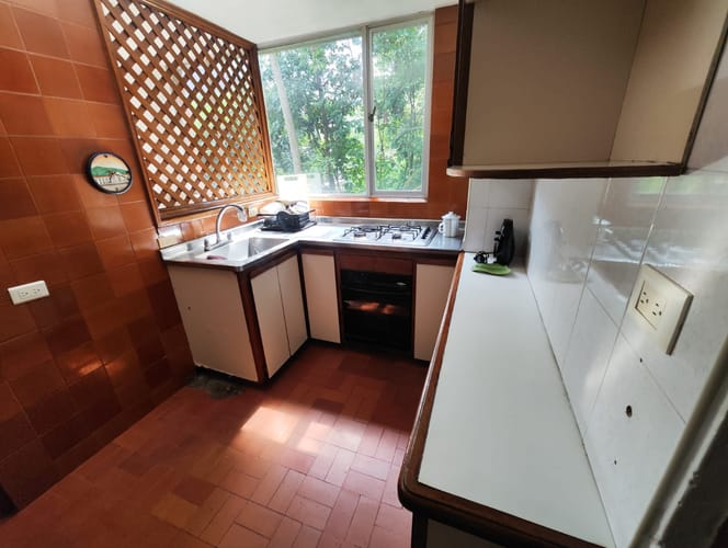 Apartamento de 3 alcobas en arriendo en El Poblado, Medellín, 234 m² · foto 14 de 18
