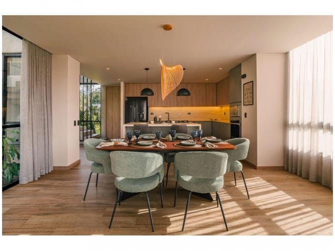 Casa de 3 alcobas en venta en Las Palmas, Envigado, 242 m² · foto 2 de 24