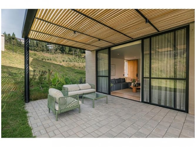 Casa de 3 alcobas en venta en Las Palmas, Envigado, 242 m² · foto 4 de 24