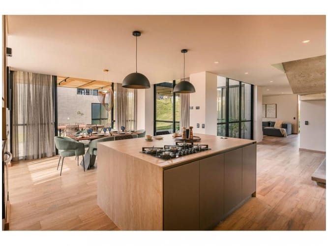 Casa de 3 alcobas en venta en Las Palmas, Envigado, 242 m² · foto 5 de 24
