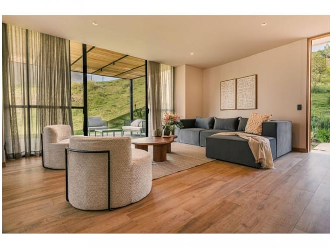 Casa de 3 alcobas en venta en Las Palmas, Envigado, 242 m² · foto 7 de 24