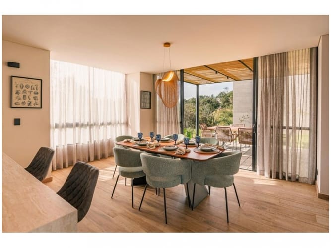 Casa de 3 alcobas en venta en Las Palmas, Envigado, 242 m² · foto 9 de 24