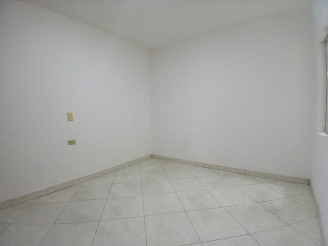 Casa de 4 alcobas en arriendo en La Gloria, Medellín, 120 m² · foto 11 de 24