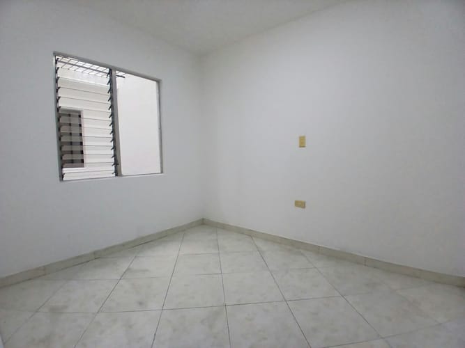 Casa de 4 alcobas en arriendo en La Gloria, Medellín, 120 m² · foto 15 de 24