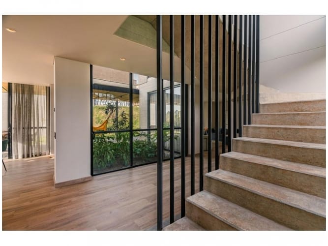 Casa de 3 alcobas en venta en Las Palmas, Envigado, 242 m² · foto 13 de 24