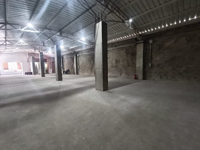 Bodega en arriendo en San Antonio De Prado, Medellín, 320 m² · foto 2 de 15