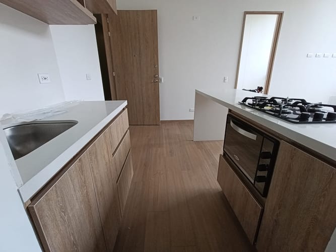 Apartamento de 2 alcobas en arriendo en Loma Del Escobero, Envigado, 74 m² · foto 4 de 13