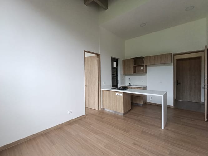 Apartamento de 2 alcobas en arriendo en Loma Del Escobero, Envigado, 74 m² · foto 5 de 13