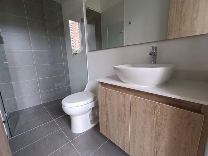Apartamento de 2 alcobas en arriendo en Loma Del Escobero, Envigado, 74 m² · foto 11 de 13