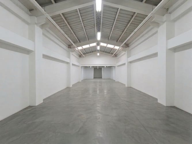 Bodega en arriendo en Zona Centro, Envigado, 340 m² · foto 2 de 10