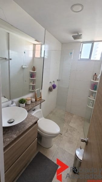 Apartamento de 3 alcobas en venta en Señorial, Envigado, 94 m² · foto 2 de 23