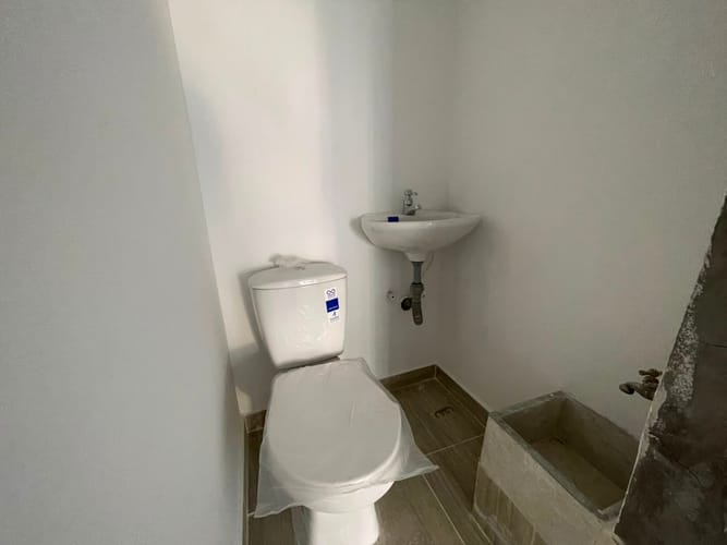 Local en arriendo en Laureles, Medellín, 24 m² · foto 3 de 10