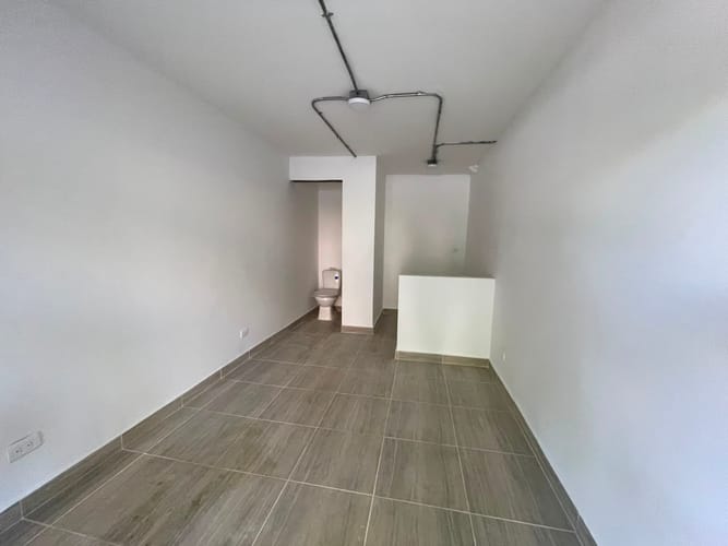 Local en arriendo en Laureles, Medellín, 24 m² · foto 5 de 10