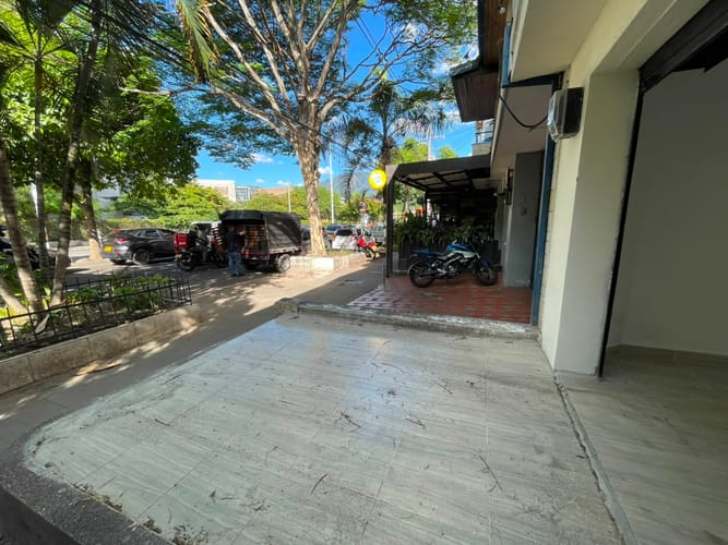 Local en arriendo en Laureles, Medellín, 24 m² · foto 7 de 10