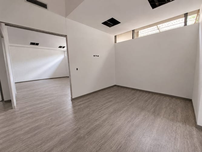 Local en arriendo en El Poblado, Medellín, 200 m² · foto 2 de 16