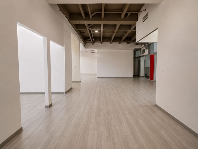 Local en arriendo en El Poblado, Medellín, 200 m² · foto 12 de 16