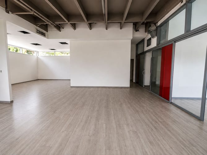 Local en arriendo en El Poblado, Medellín, 200 m² · foto 13 de 16