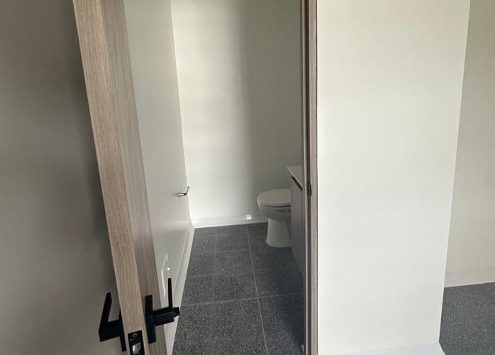 Consultorio en arriendo en El Poblado, Medellín, 33 m² · foto 5 de 5