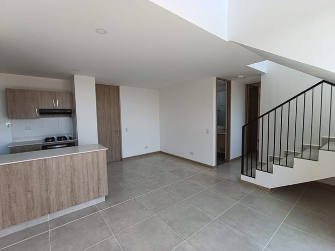 Apartamento de 3 alcobas en arriendo en Los Colegios, Rionegro, 105 m² · foto 2 de 17