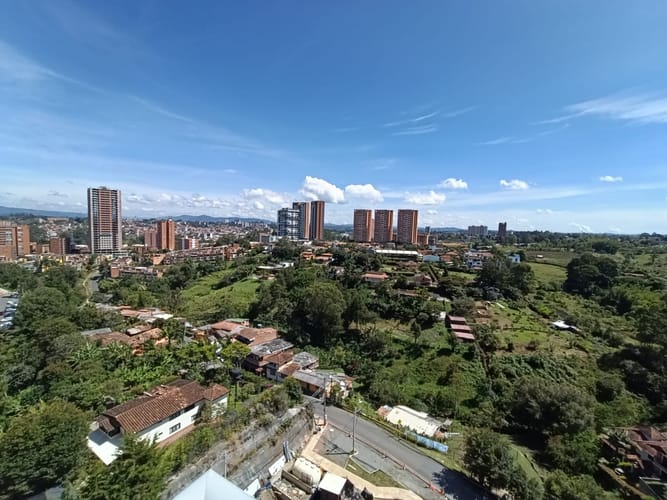 Apartamento de 3 alcobas en arriendo en Los Colegios, Rionegro, 105 m² · foto 4 de 17