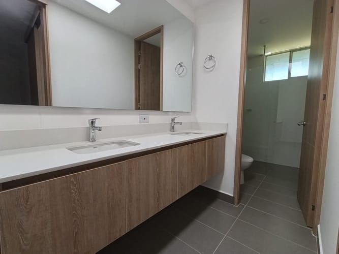 Apartamento de 3 alcobas en arriendo en Los Colegios, Rionegro, 105 m² · foto 6 de 17