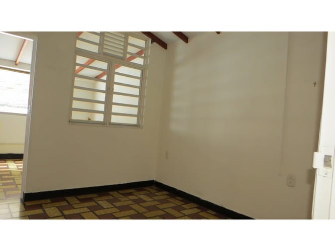 Casa de 4 alcobas en venta en Santa Teresita, Pereira, 300 m² · foto 4 de 20