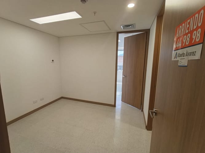 Consultorio en arriendo en Laureles, Medellín, 30 m² · foto 2 de 13