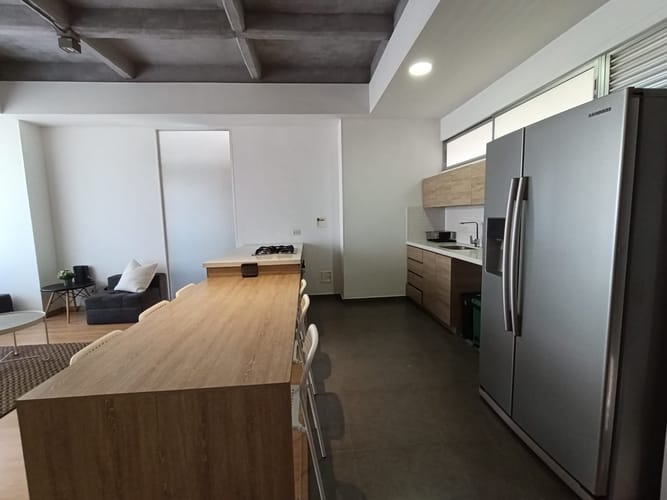 Apartamento de 2 alcobas en arriendo en El Poblado, Medellín, 95 m² · foto 2 de 17