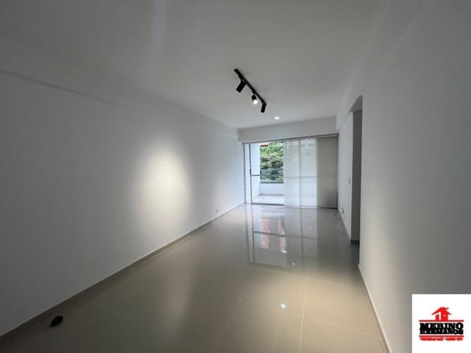 Apartamento de 3 alcobas en arriendo en La Cuenca, Envigado, 71 m² · foto 5 de 17