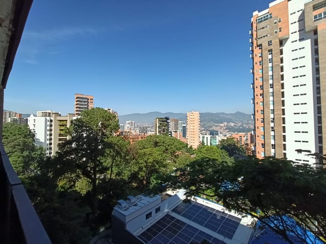 Apartamento de 2 alcobas en arriendo en El Poblado, Medellín, 95 m² · foto 6 de 17
