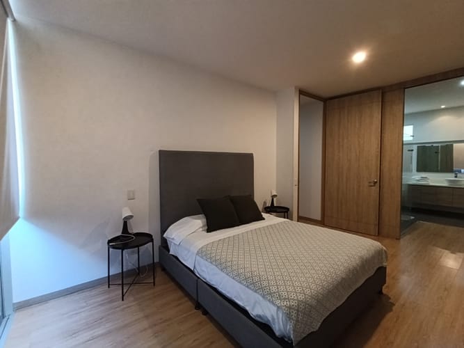 Apartamento de 2 alcobas en arriendo en El Poblado, Medellín, 95 m² · foto 14 de 17