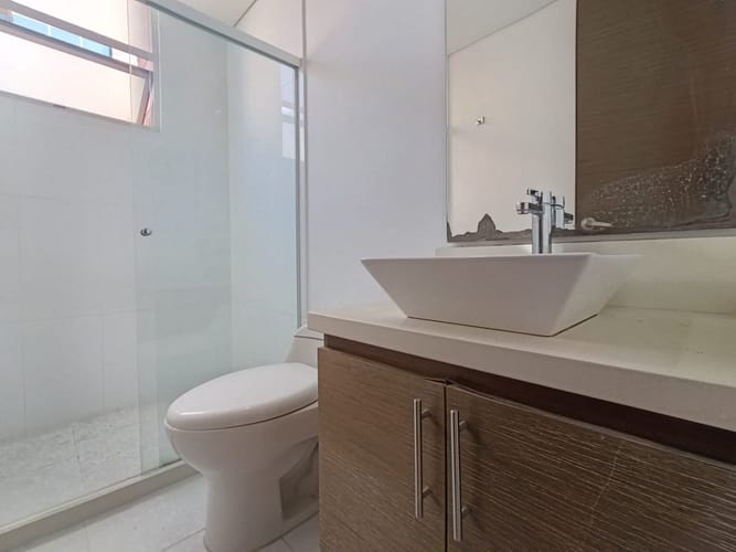Apartamento de 3 alcobas en arriendo en El Poblado, Medellín, 140 m² · foto 9 de 18