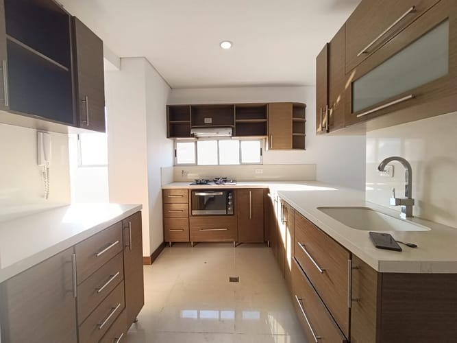 Apartamento de 3 alcobas en arriendo en El Poblado, Medellín, 140 m² · foto 15 de 18