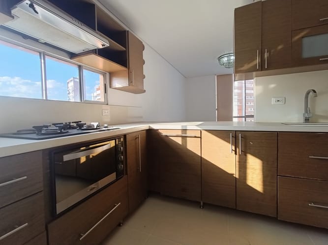 Apartamento de 3 alcobas en arriendo en El Poblado, Medellín, 140 m² · foto 16 de 18