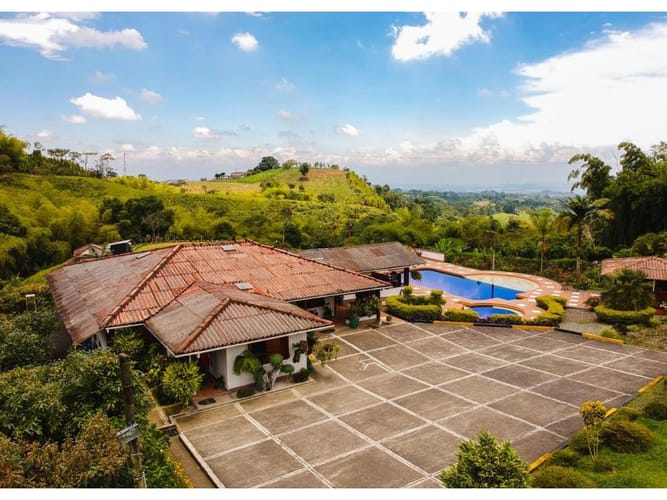 Finca en venta en El Jordan, Pereira, 450 m² · foto 3 de 24