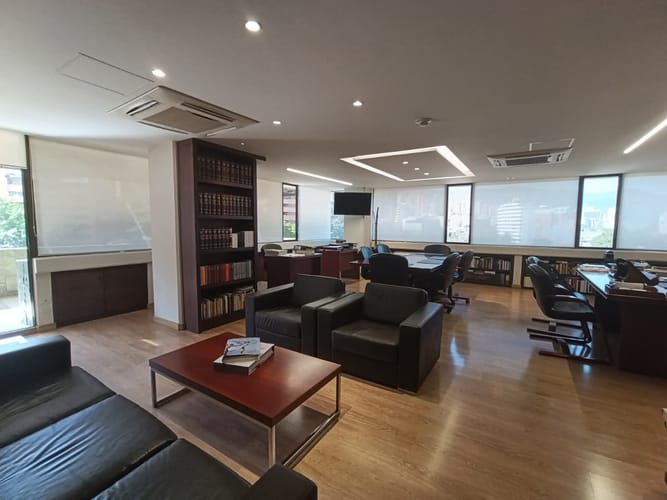 Oficina en arriendo en El Poblado, Medellín, 100 m² · foto 11 de 13