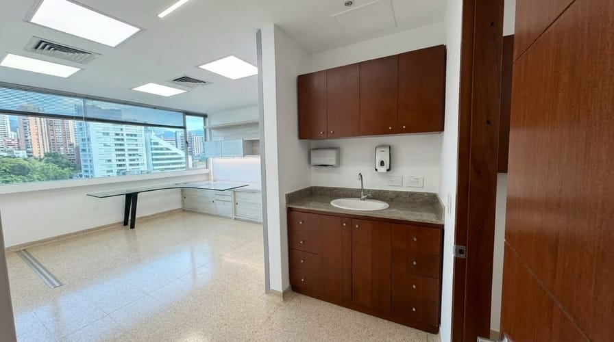 Consultorio en arriendo en Las Lomas, Medellín, 44 m² · foto 8 de 9