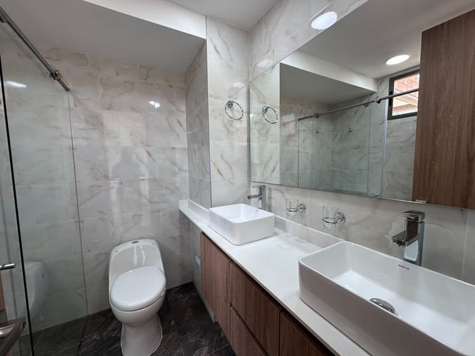 Apartamento de 3 alcobas en venta en El Poblado, Medellín, 160 m² · foto 17 de 18
