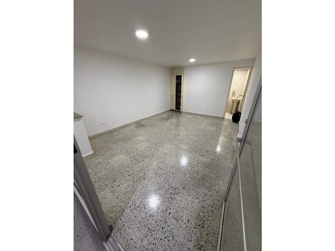 Local en venta en Versalles, Cali, 21 m² · foto 3 de 9