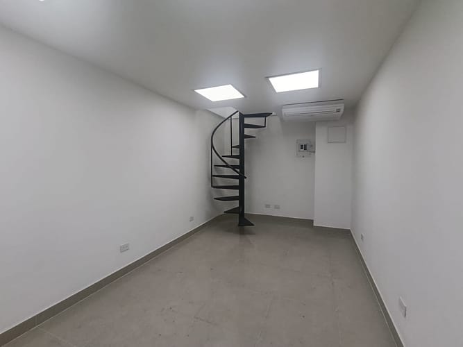 Local en arriendo en El Poblado, Medellín, 36 m² · foto 2 de 9