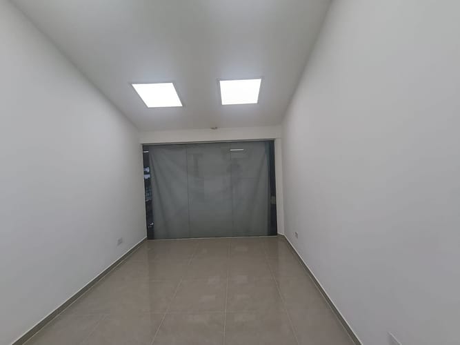Local en arriendo en El Poblado, Medellín, 36 m² · foto 4 de 9
